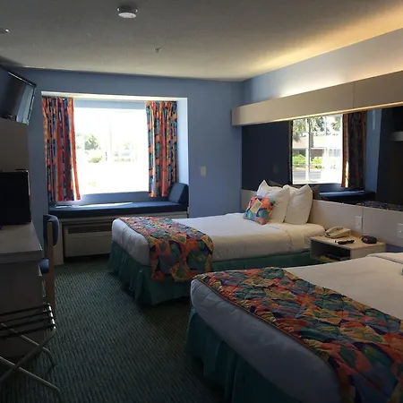 Microtel Inn & Suites By Wyndham Carolina Beach-2